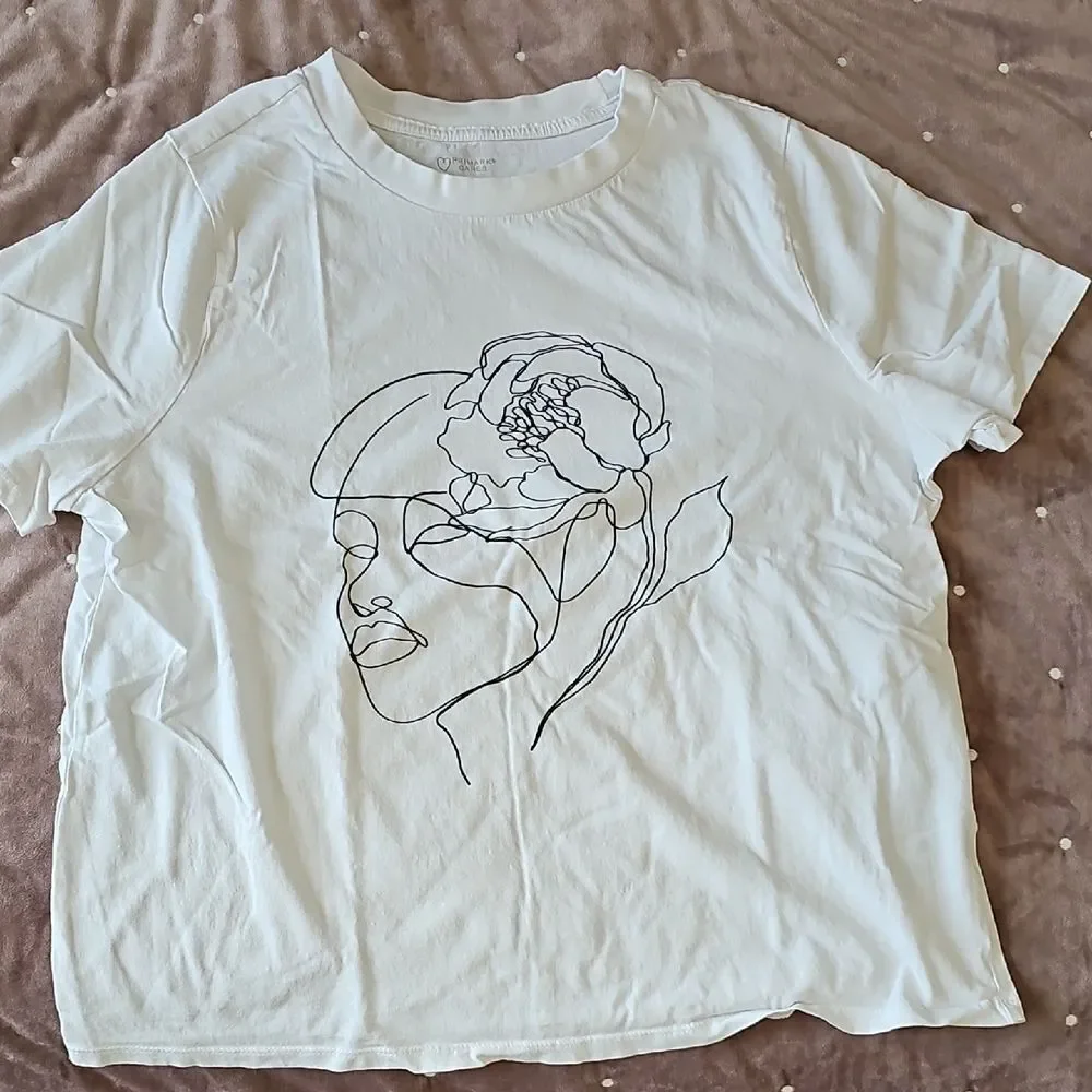 White Graphic T-Shirt with Floral Line Art, Size M